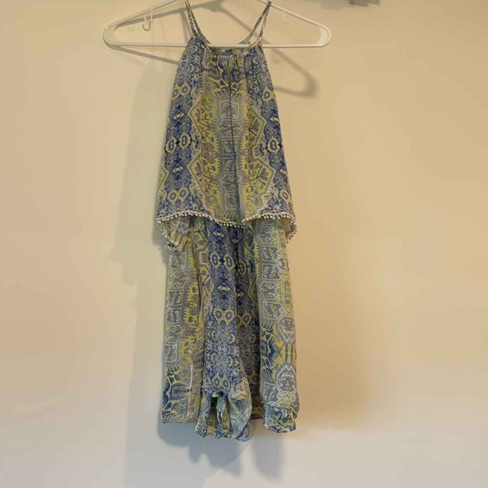 Used
Short romper 
Multicolor 
Zipper in back 
Pockets
